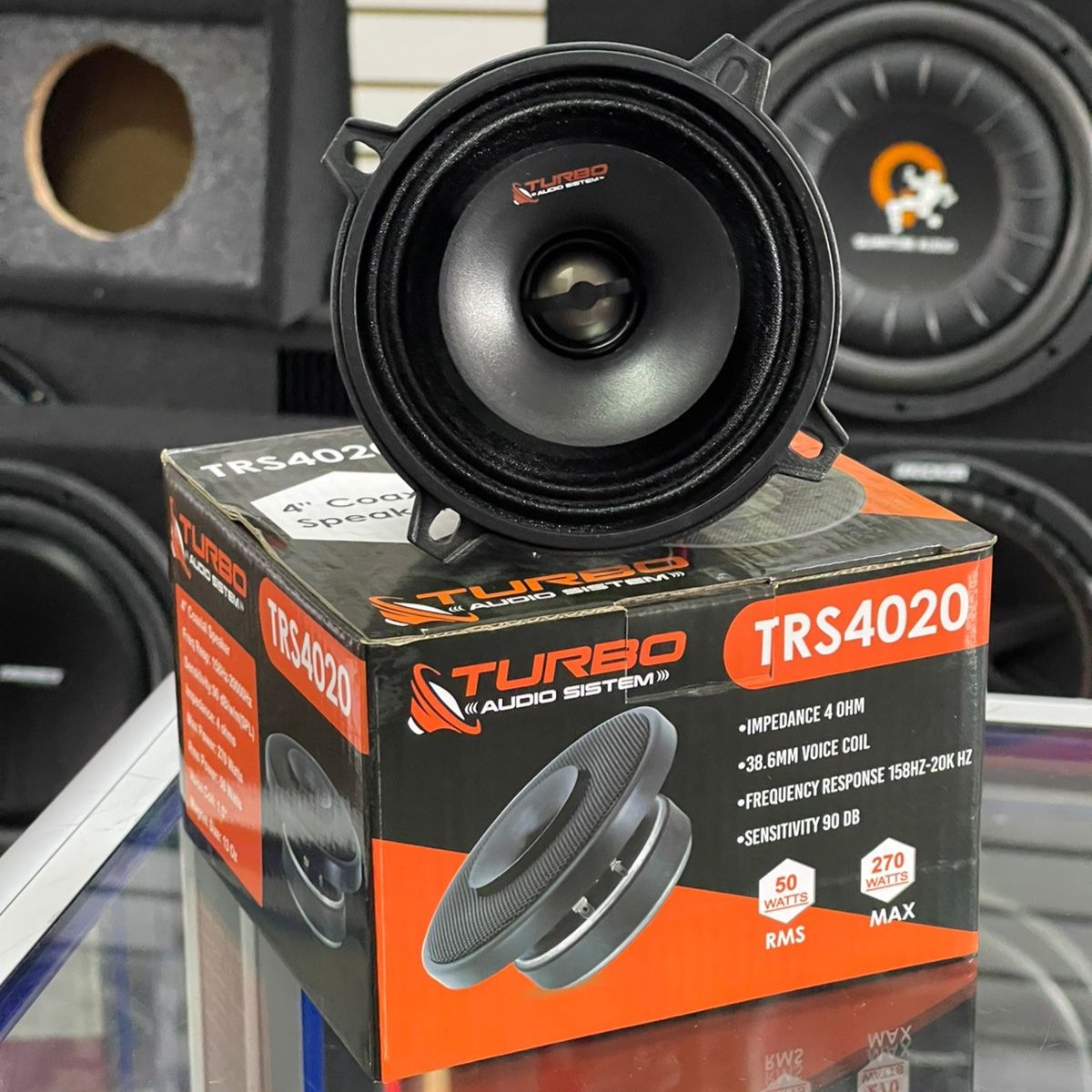 PAR DE BOCINAS DE 4 `` CON DRIVER INCORPORADO 270 WATTS / TSR4020