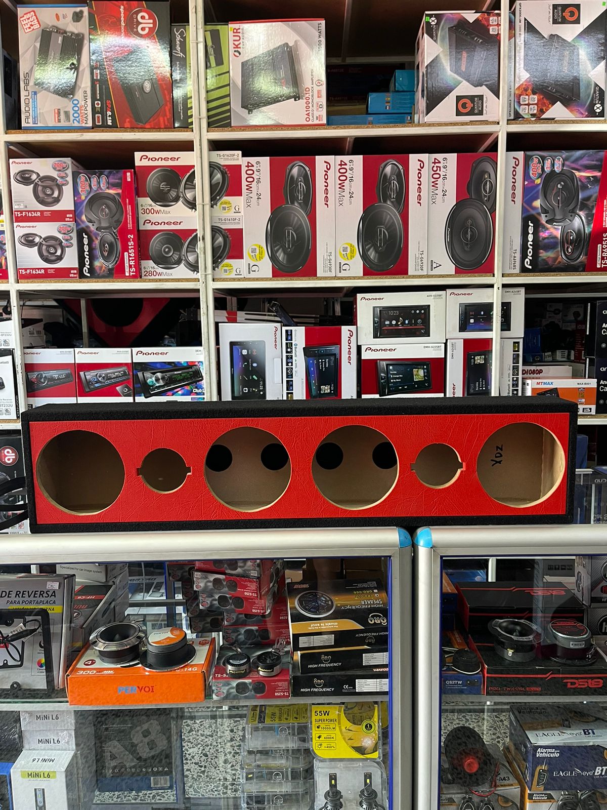 CAJON DE 4 MEDIOS Y 2 TWEETER MATERIAL MDF