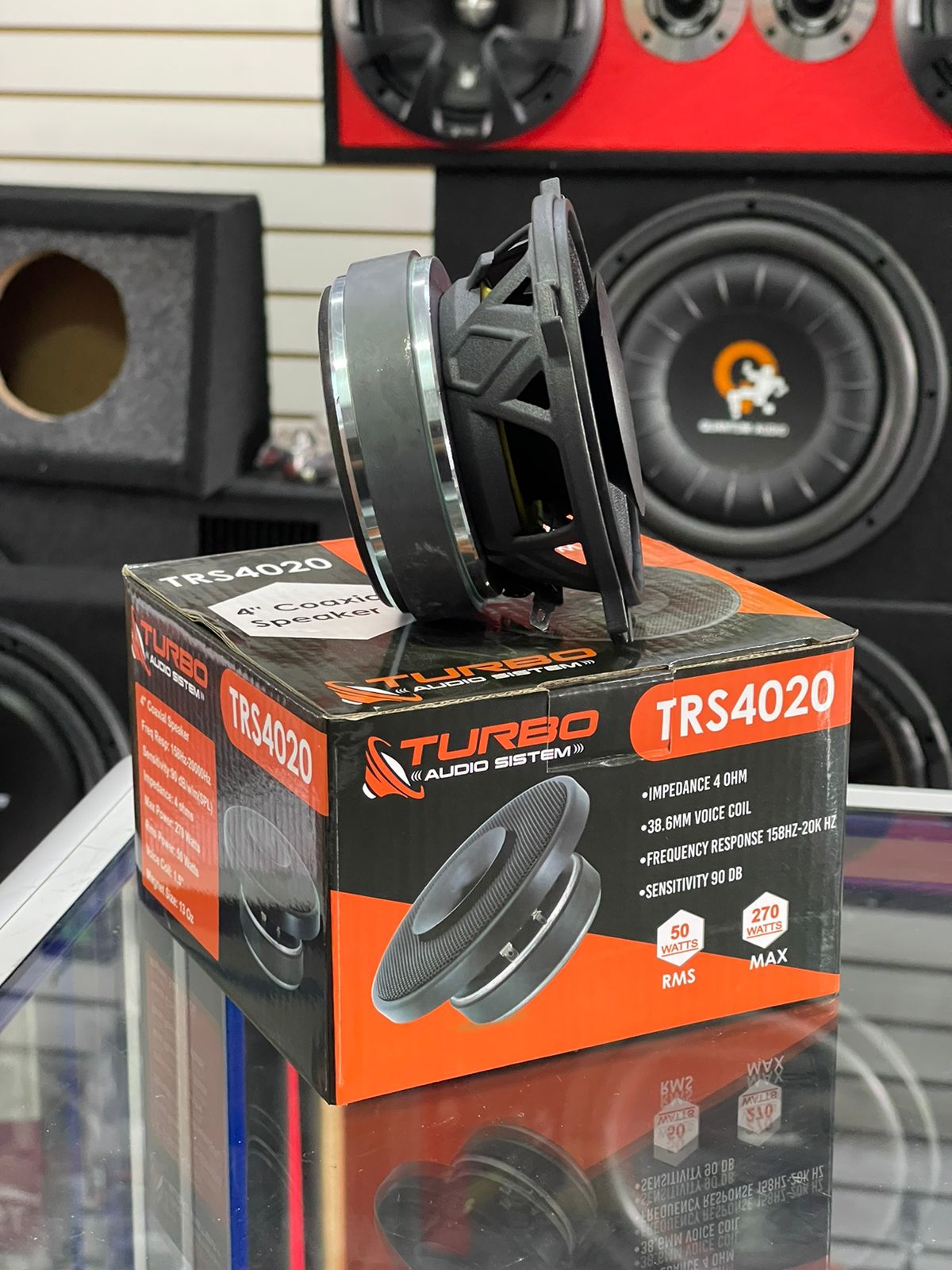 PAR DE BOCINAS DE 4 `` CON DRIVER INCORPORADO 270 WATTS / TSR4020