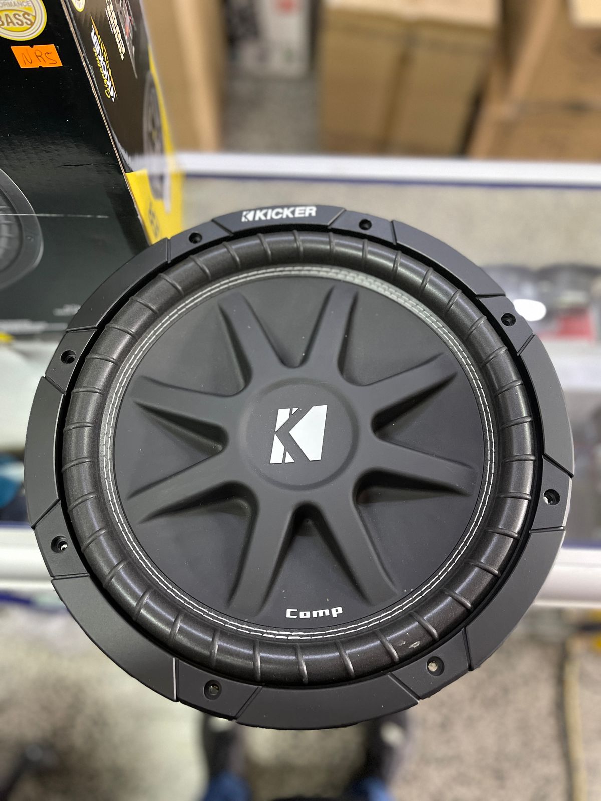 SUBWOOFER KICKER DE 300 WATTS 12 PULGADAS