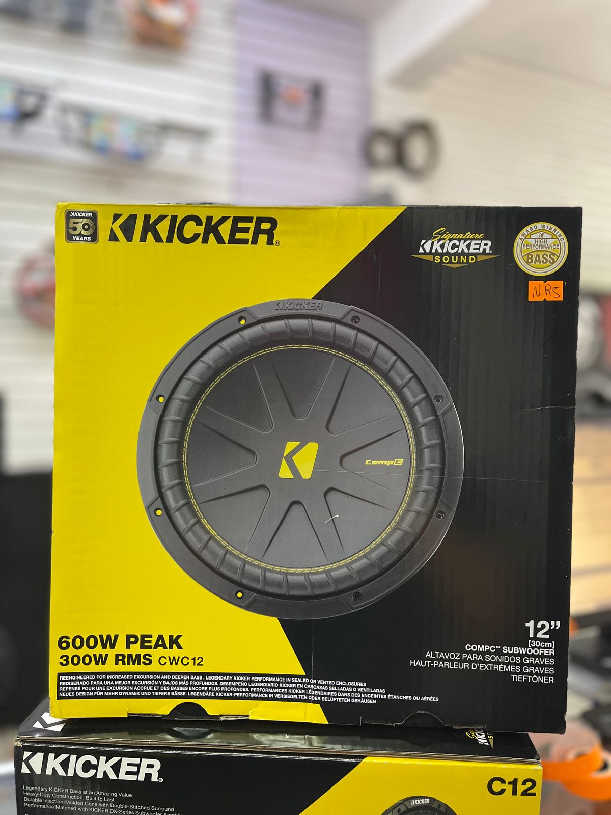 SUBWOOFER KICKER DE 600 WATTS 12 PULGADAS