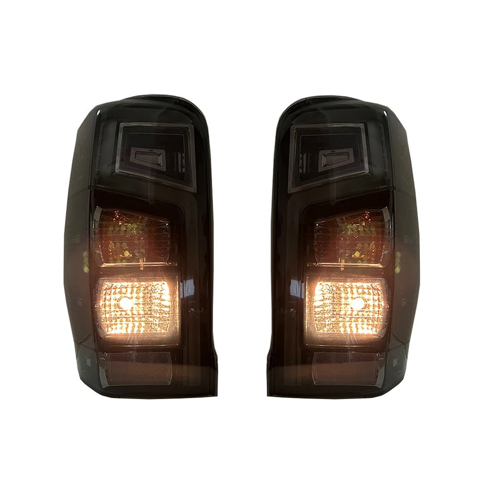 LUCES TRACERAS STOP PARA L200 DEL 2019 AL 2023 AHUMADOS