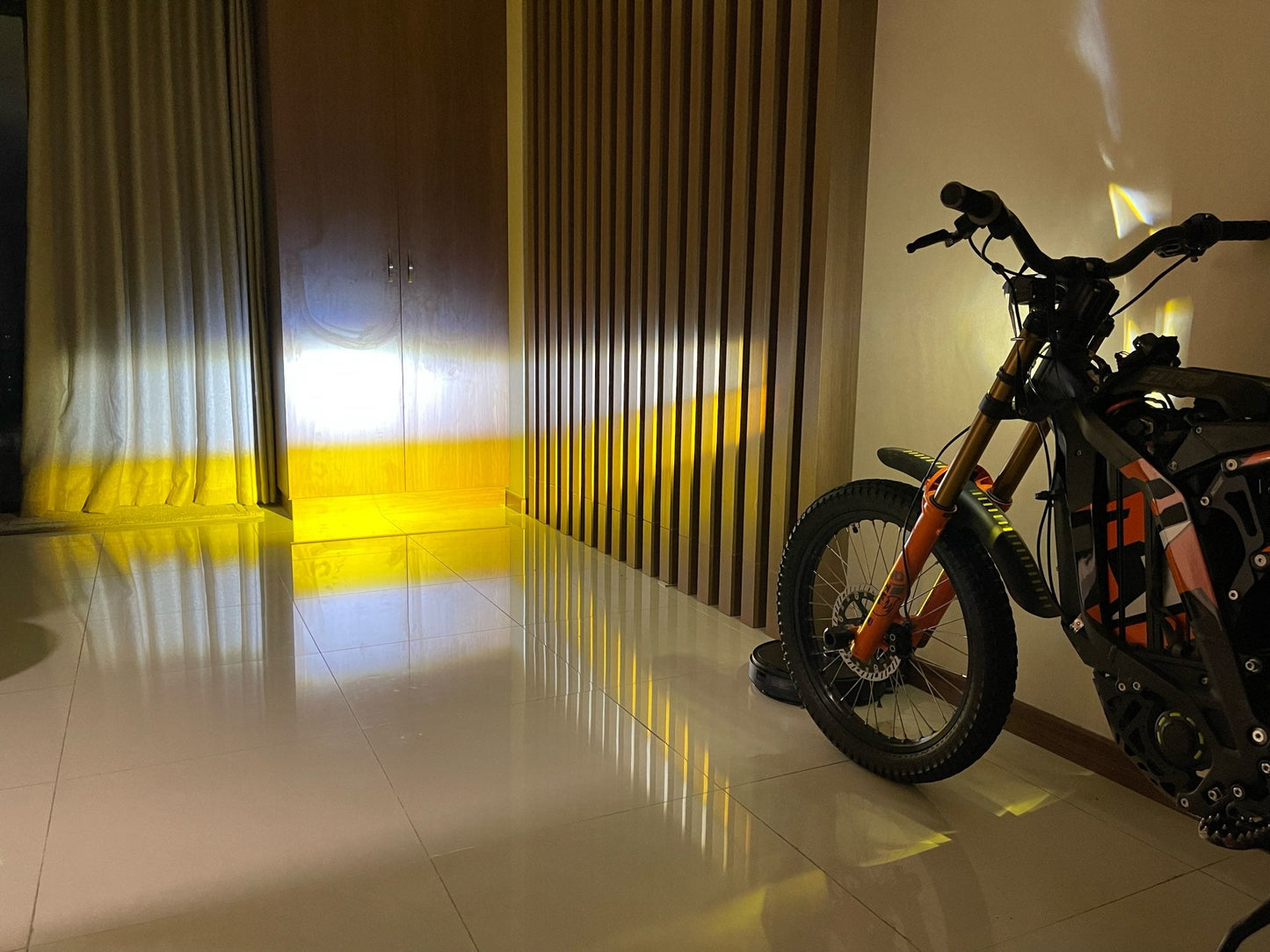 EXPLORADORA LED TRIPLE DUAL COLOR